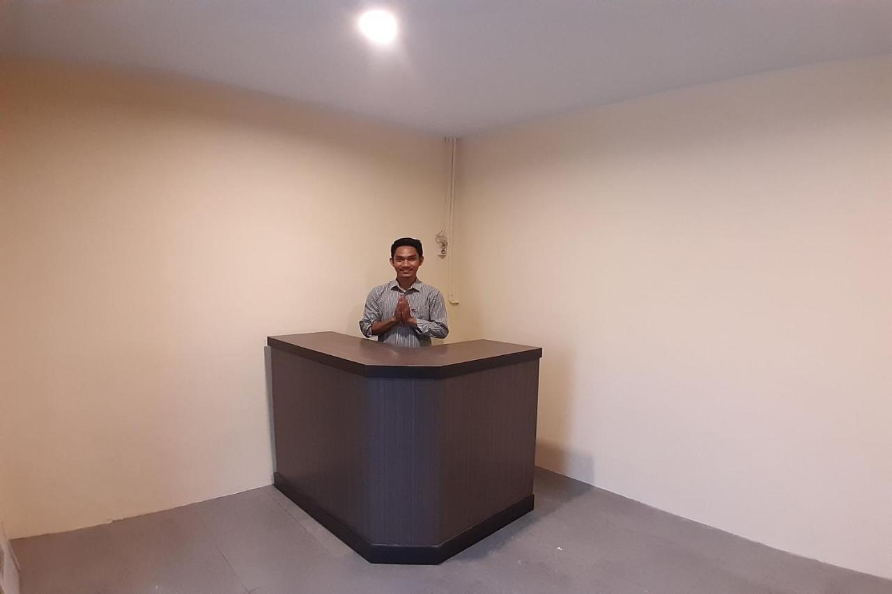 Oyo 1053 Angelyn Home Stay Medan Exterior foto