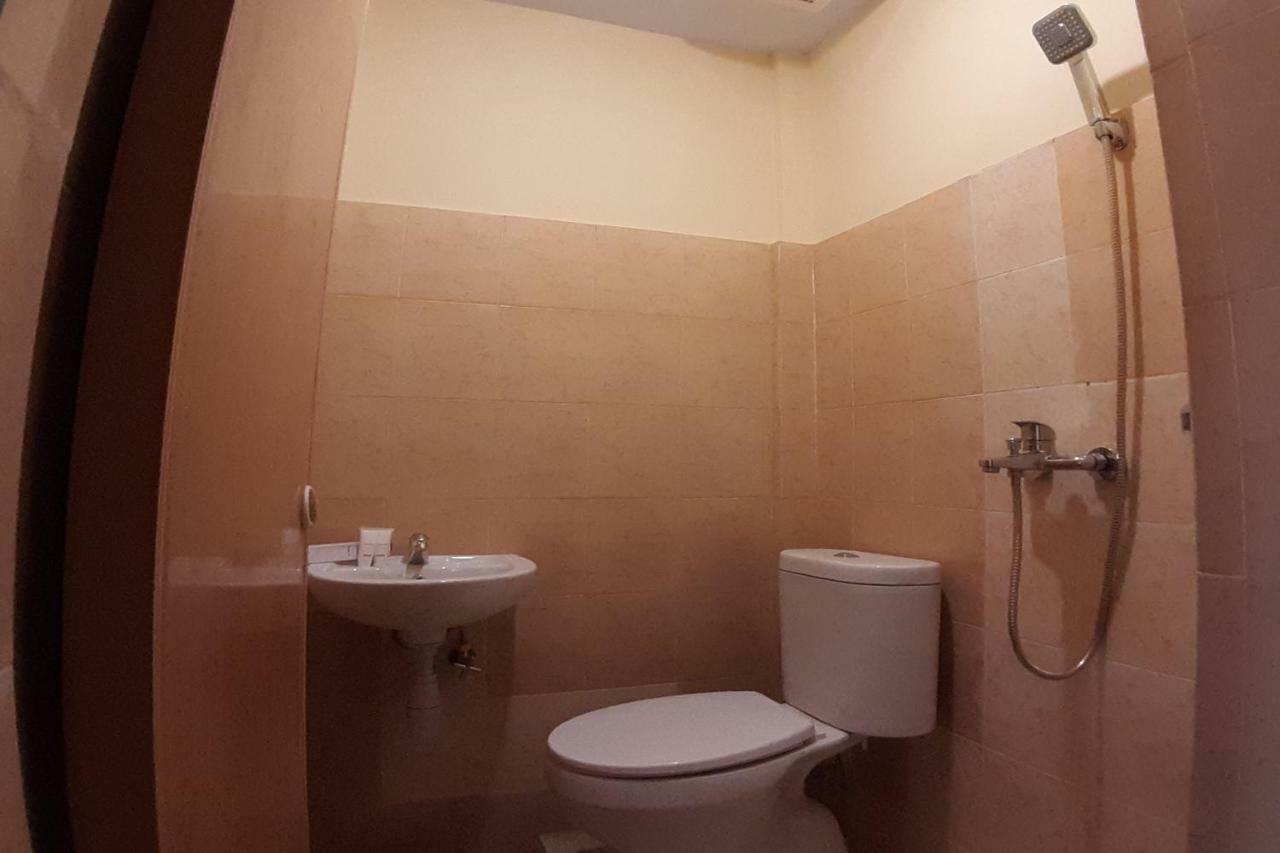 Oyo 1053 Angelyn Home Stay Medan Exterior foto